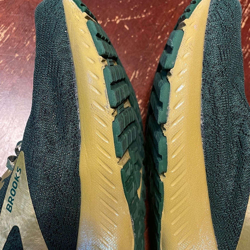 Women’s Brooks Launch Run Lucky Limited Edition Shoes in Green and Gold size 7 - Picture 12 of 13